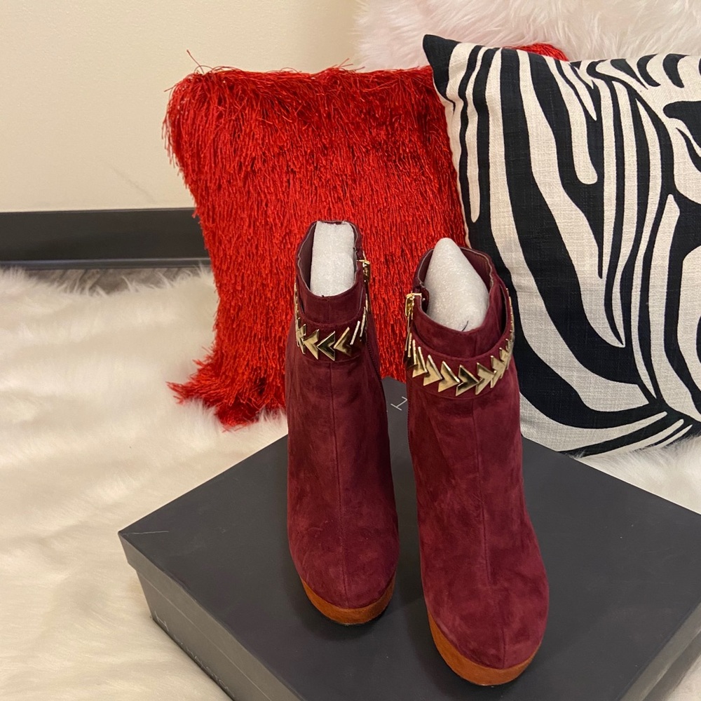Boots - Picture 2 of 3